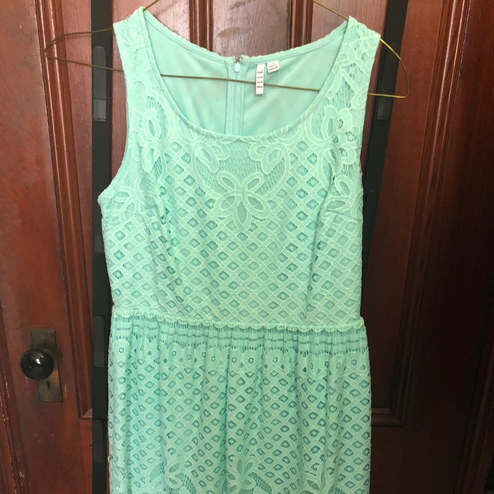 🧜🏼‍♀️ELLE🧜🏼‍♀️ Teal lace dress. Size 10